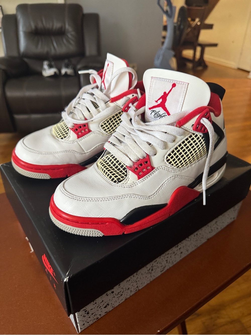 Air Jordan 4 Retro "Fire Red" 2020 – Men's Size 7.5 / Women's 9 (OG Box)
